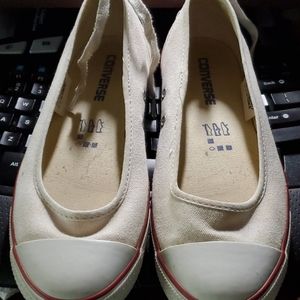 Converse Mary Jane’s Size 8
